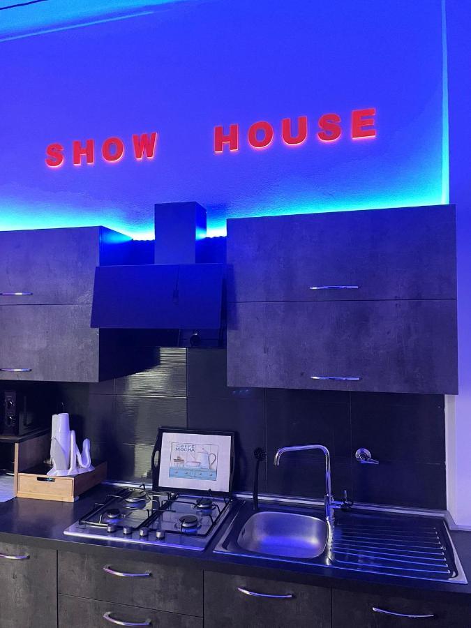 Show House Turin Extérieur photo